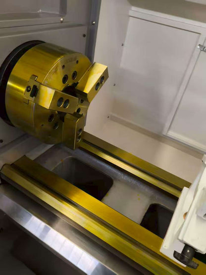 TORNO CNC 1 MTS ENTRE CENTRO TORRETA 6 HERRAMIENTAS